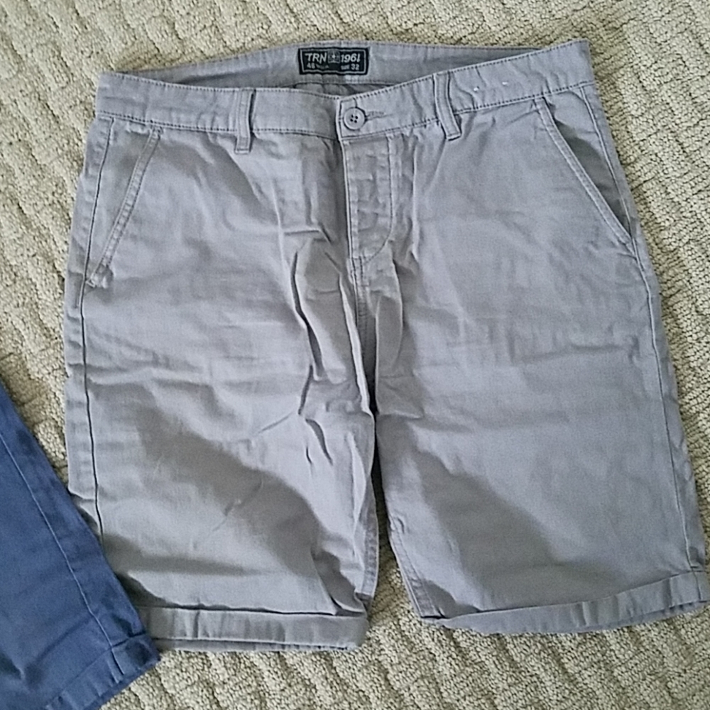 Shorts - Picture 4 of 5